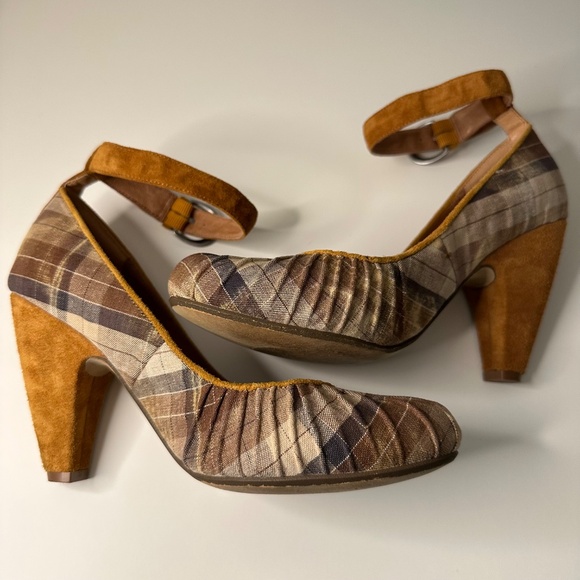 Biviel Spain Ankle Strap Heels - Picture 1 of 7